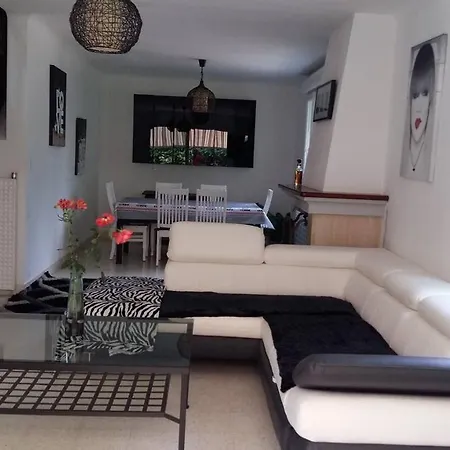 Tatil Evi Grande Maison Avec Jardin Arbore *